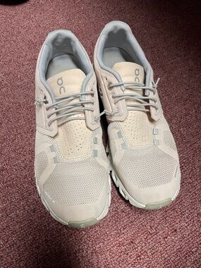 On Running women’s shoes